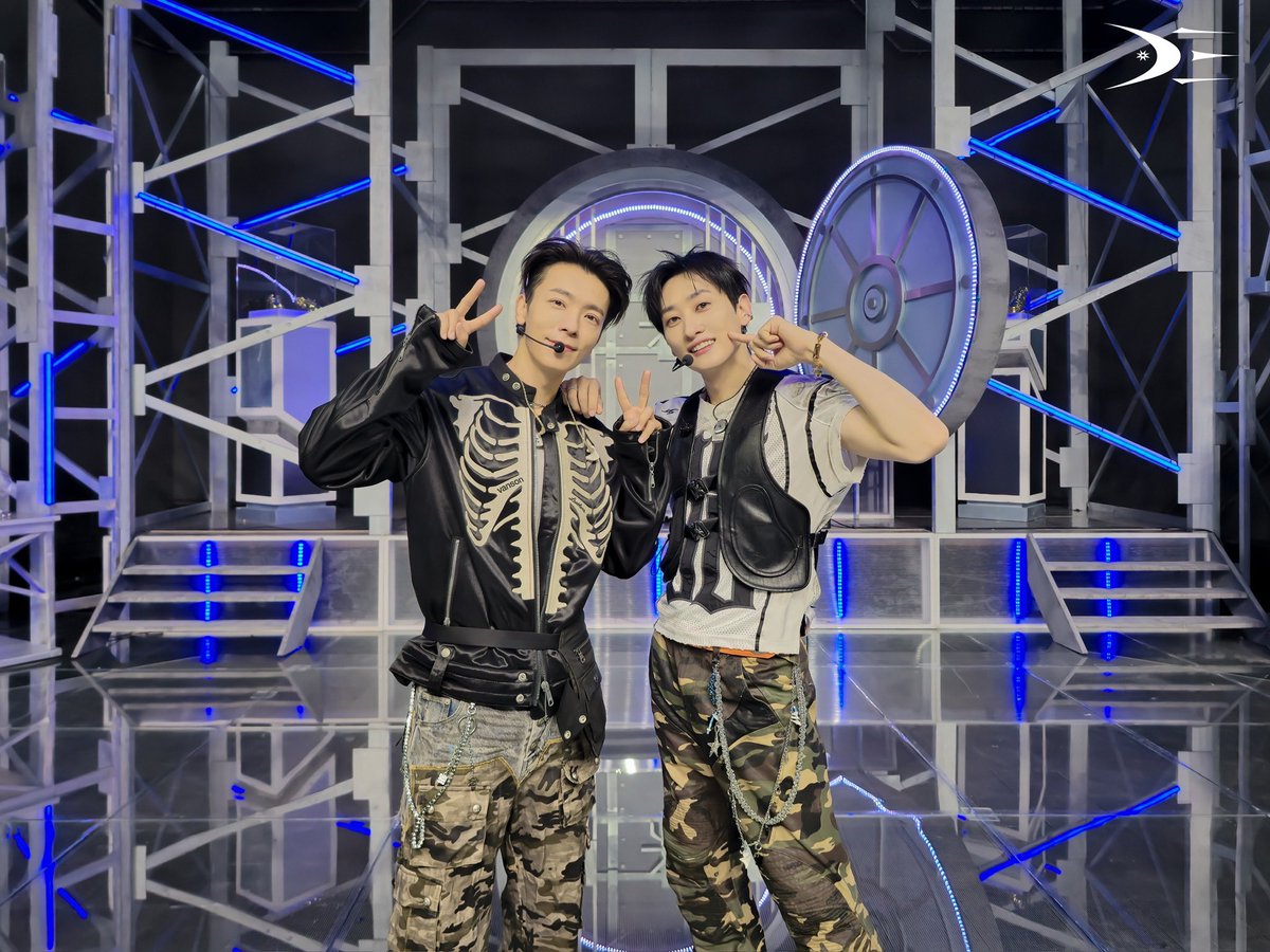 donghae861015's tweet photo. 皆さんのおかげです
今日はとても幸せでした:)明日会いましょう！愛してます 💙