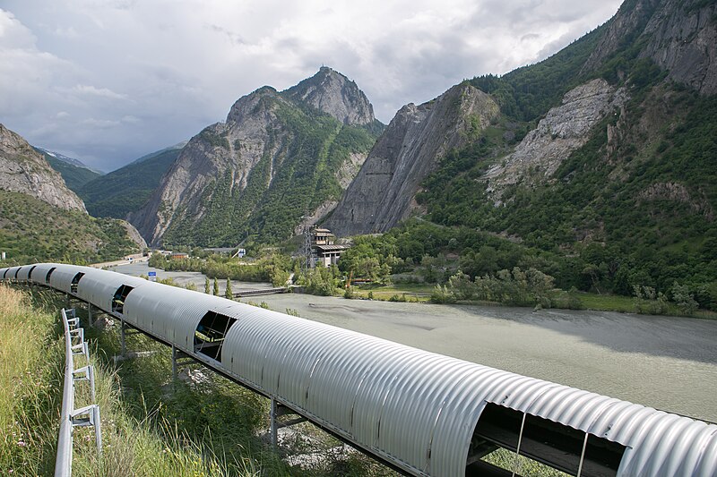 🔴 [ACTU] 🔴

Si le chantier du tunnel franco-italien est, depuis ses débuts, source de débats, récemment c’est son impact sur l’accès à l’eau dans la vallée qui est au cœur des discussions et oppose associations et sociétés de construction.

urlr.me/XvFMG