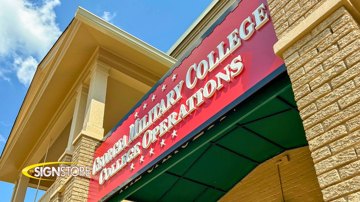 signstoremacon's tweet image. Look at this custom entrance sign for Georgia Military College! This sign makes a statement. Need custom signage for your institution? Contact us today! 1-800-316-9530 | signstoremacon.com 
#EntranceSign #GeorgiaMilitaryCollege #DimensionalSigns #CustomSignage #TheSignStore
