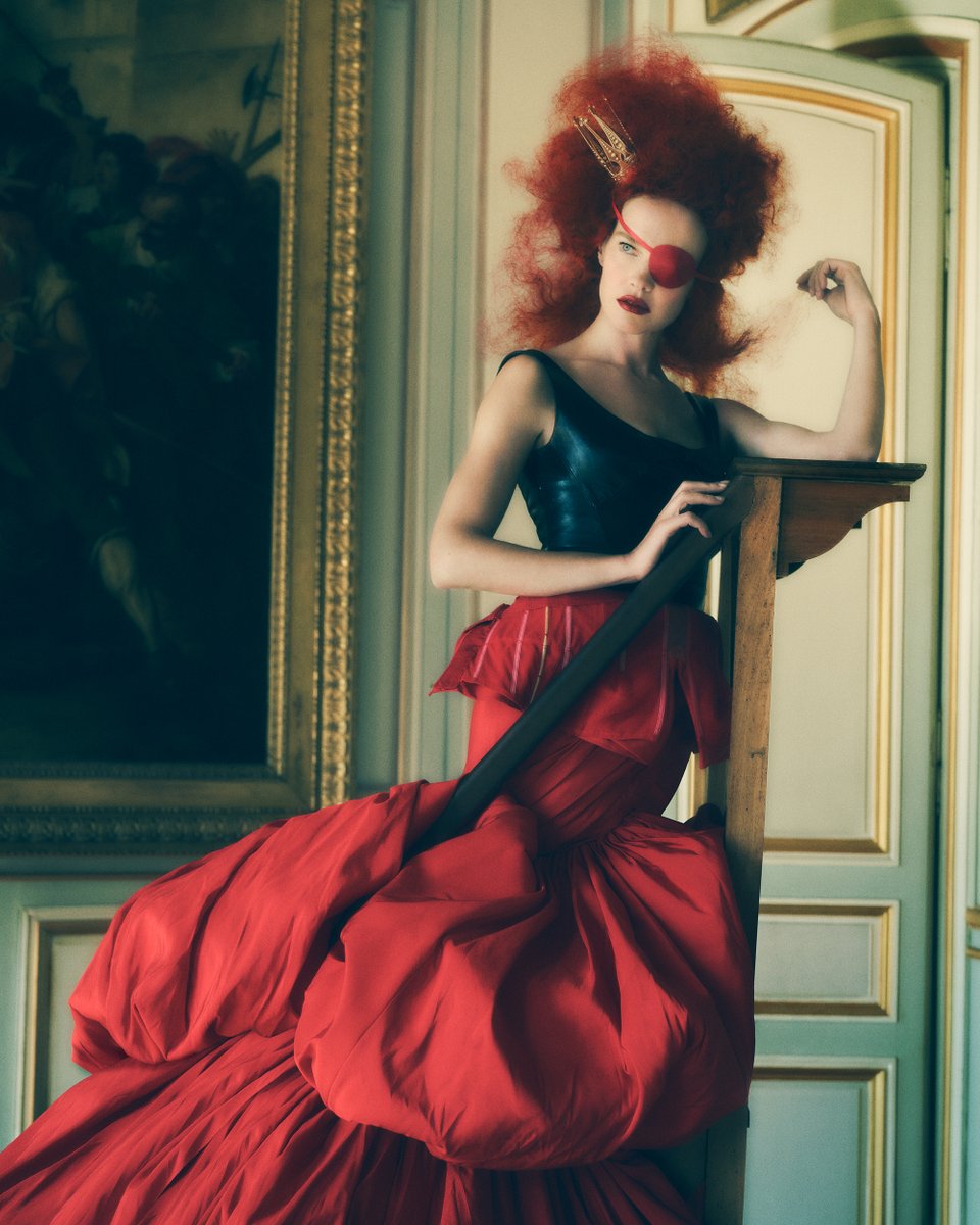 CR FASHION BOOK tweet media