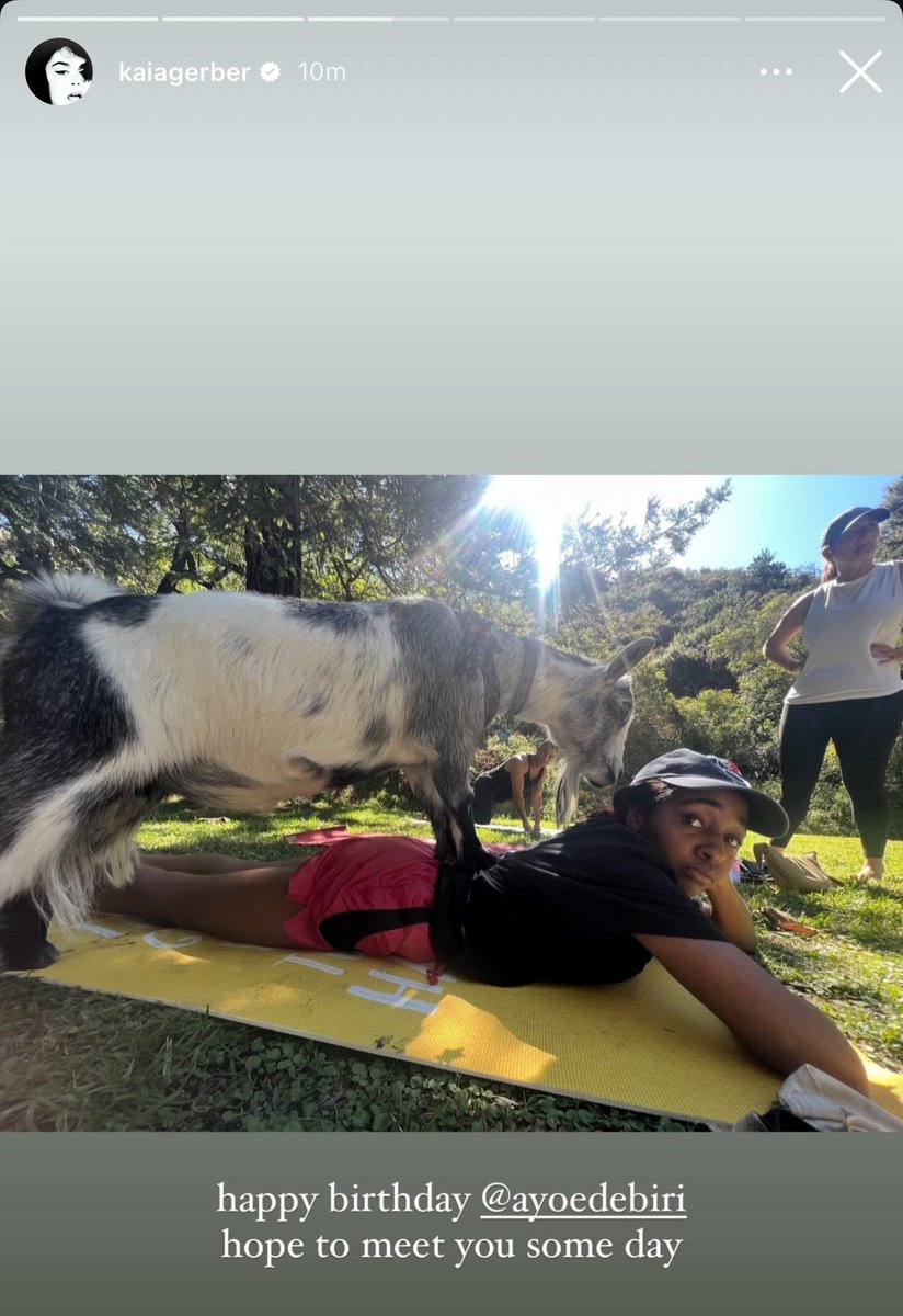 izzy 🫐 tweet media