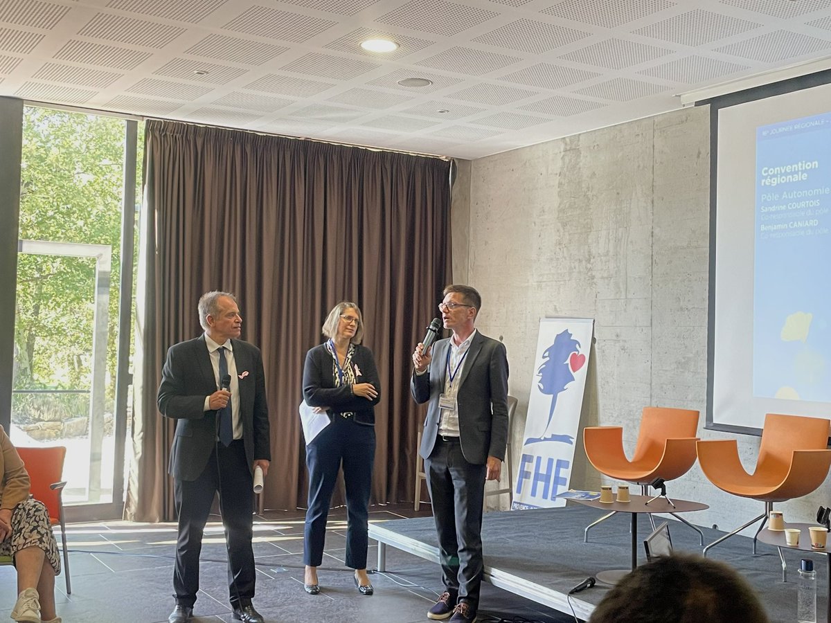 ⏰14h: Poursuite de la Journée Régionale #FHFPACA sur le thème « Vieillir n’est pas une maladie »
Après un point « actualités » du pôle autonomie de la #FHF : Sandrine COURTOIS,  Benjamin CANIARD et  Marc Bourquin 
Maintenant place aux ateliers 🎉
