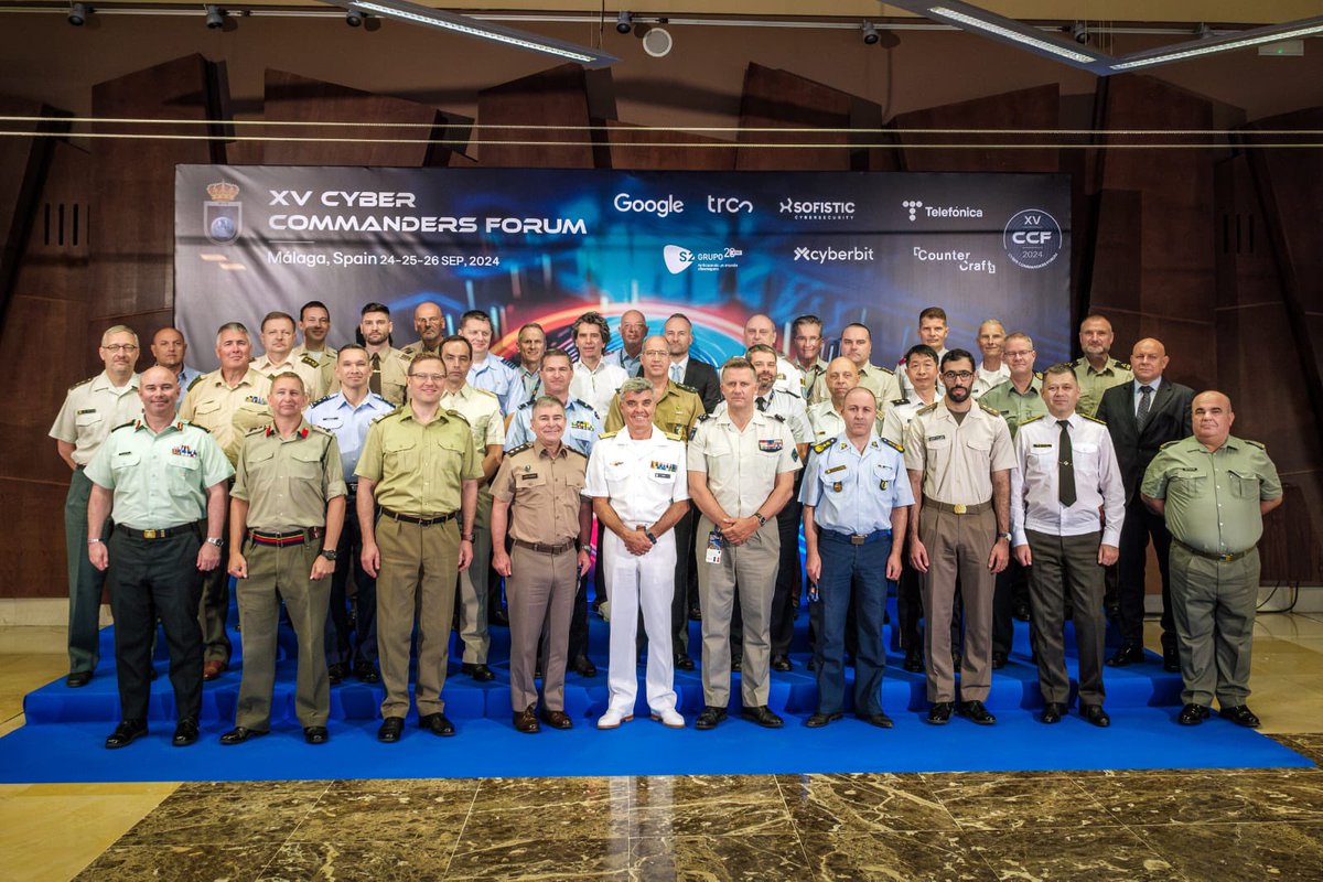ComcyberFR's tweet photo. #Coopération 🤝| Pendant 2 jours, le GCA Aymeric Bonnemaison, commandant du #COMCYBER 🇫🇷, était en 🇪🇸 aux côtés de ses homologues internationaux à l’occasion du Cyber Commanders Forum (CCF). Ensemble, ils ont consolidé leur approche commune face aux risques #cyber. 🌐 https://t.co/iHE1NgU6Qd