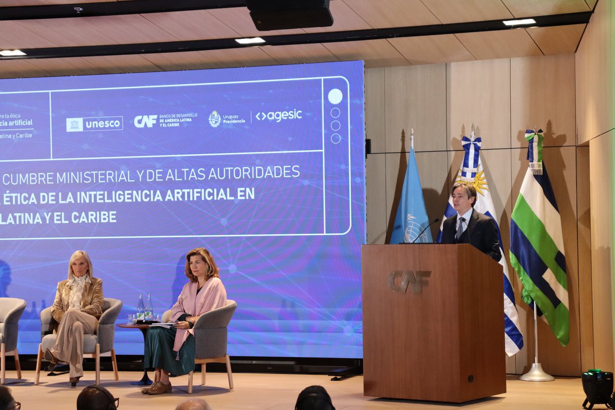 Nuestro vicepresidente de Programación Estratégica, <a href="/chrisasinelli/">Christian Asinelli</a>, afirmó que la inteligencia artificial presenta riesgos y desafíos que debemos abordar de manera transversal.

"La inteligencia artificial es una herramienta que, para 2030, muchos pronostican que podría ayudar a