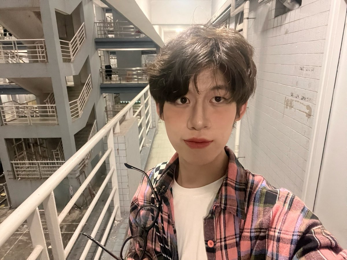 1078722149Jun's tweet photo. 记录晚归-----饿了吃个饺子包吧 https://t.co/rGEaH0VBFI