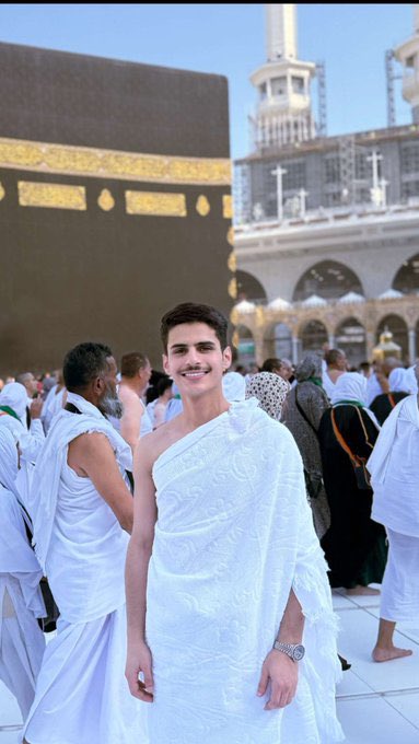 MTA25_'s tweet photo. مبروك العمره و اللهم أجعلها عمرةٌ مقبولة وسعيًا مشكورًا وذنبًا مغفورًا و دعاءً مستجاباً يارب 🤍.
#ناصر_السبيعي @ur2d_ https://t.co/WX3MKXg7i2