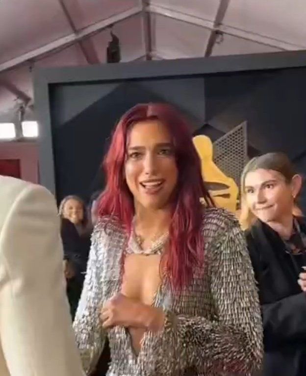 Dua Lipa tweet media