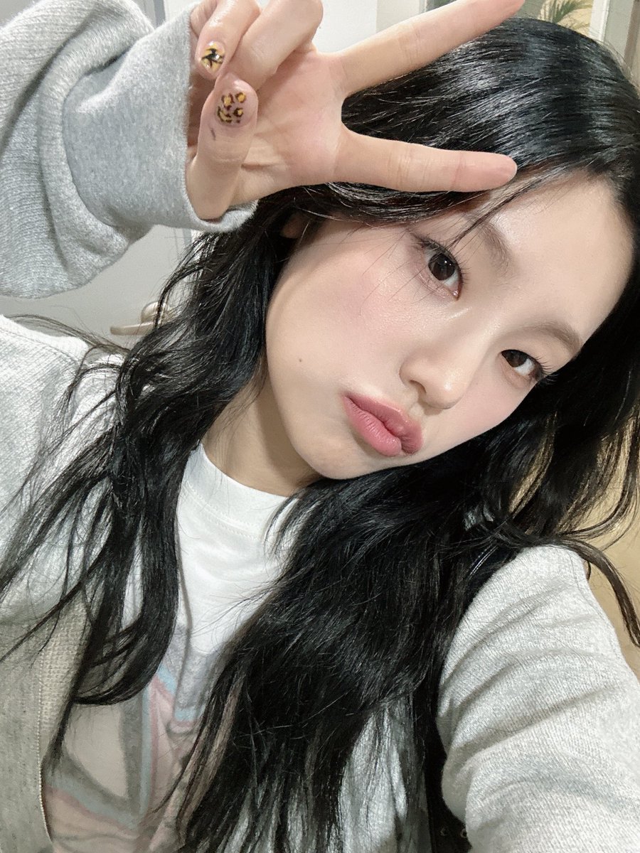 yeji bubble 🖤 tweet media