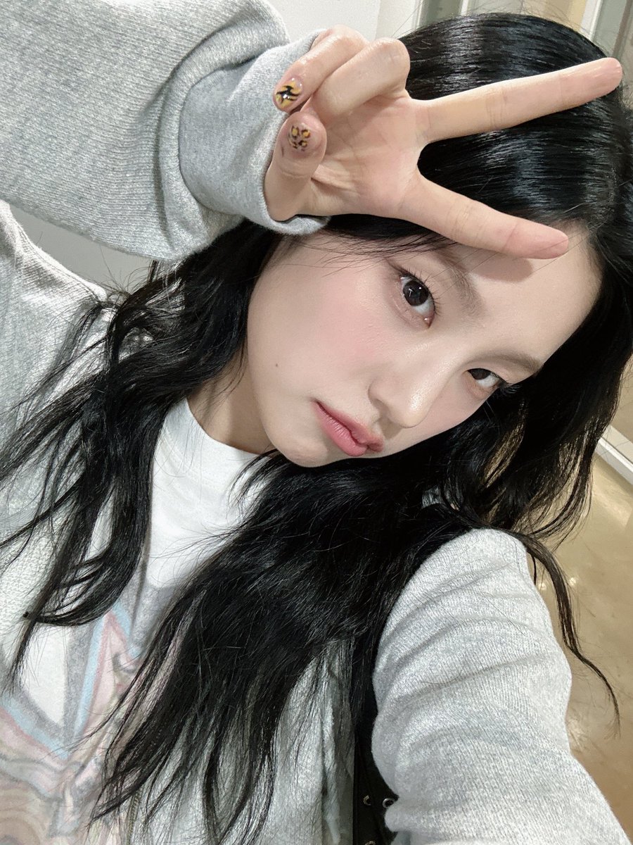 yeji bubble 🖤 tweet media