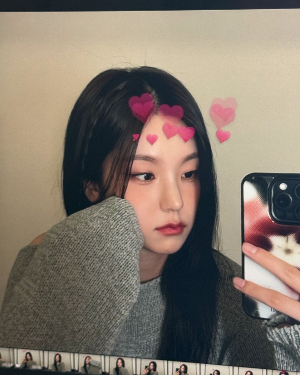 2Yeji's tweet photo. 사랑한다는 것은 취약하다는 것입니다. 무엇이든 사랑하면 당신의 마음은 삐걱거리고 아마도 깨질 것입니다. 🌸 — 당신을 생각할 때마다 꽃 한 송이씩을 가지고 있다면... 영원히 내 정원을 거닐 수 있을 거예요. 🍡🍥 https://t.co/v7hBrB0mcC