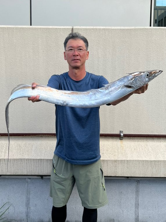 Anglersdreamcup's tweet photo. 10/3 ANGLERS DREAM CUP -タチウオチャレンジ- 釣果速報❗️

金沢八景　太田屋からの釣果🎣
安定した釣果に加えて、最終週を彩るドラゴンタチウオを投稿🐲

大会参加でライフジャケットが当たるキャンペーン&amp;参加者全員に¥2000クーポン配布中‼️

金沢八景　太田屋
https://t.co/HEInQEu3De https://t.co/dVSptyGwRX