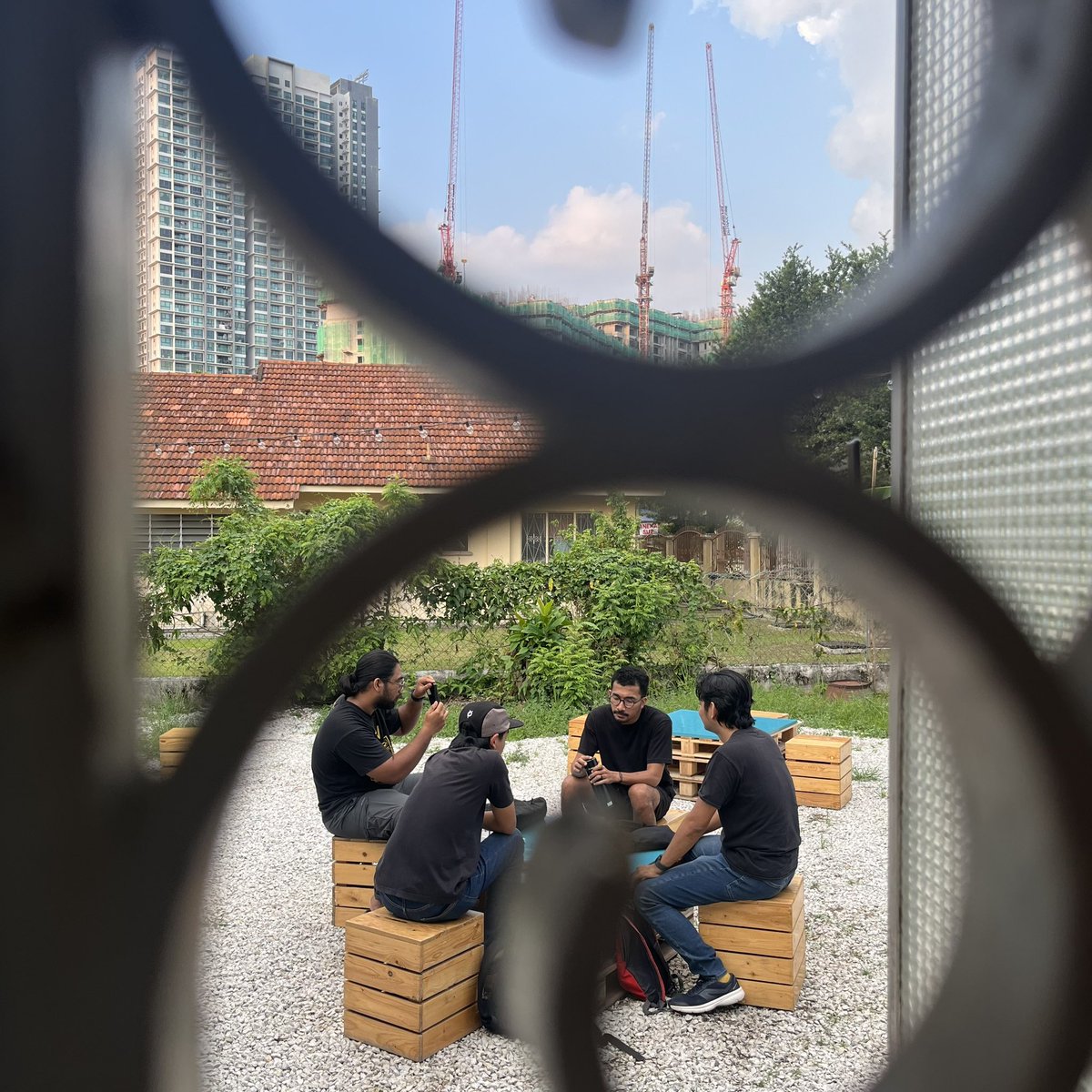 ruang_reda's tweet photo. Terima kasih September🪴
—— Reda KL Art Hub
Rumah 105
Jalan Ayer Mawar,
Taman Ayer Panas,
53200 Kuala Lumpur
#RedaKL #RedaKLArtHub
#Rumah105 #RedaCoffee https://t.co/bhDHsrNeAe