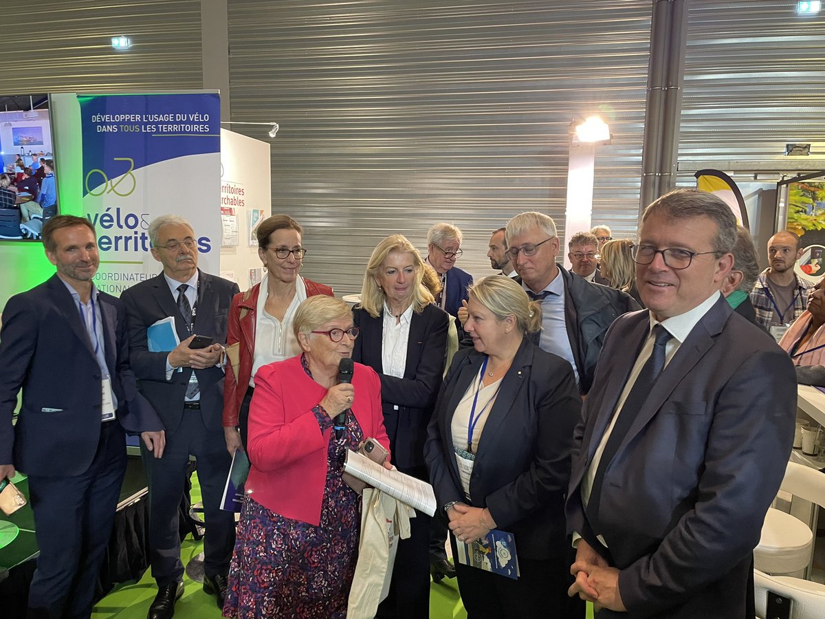 Strasbourg <a href="/EuMoExpo/">EuMo Expo</a> : Françoise Rossignol, présidente de @Villescyclables interpelle le ministre <a href="/durovray/">François Durovray</a>: «Que se passe-t-il ? Le fonds mobilités actives prévu cette année n’a pas été versé aux collectivités locales, c’est pourtant crucial à ce stade du mandat municipal».