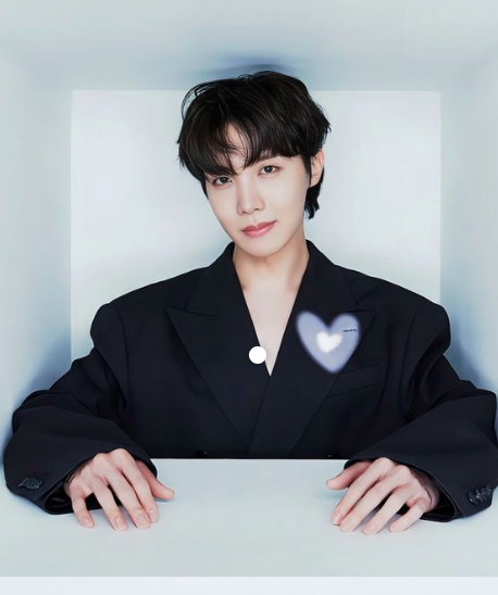 AboutMusicYT's tweet photo. BTS J-Hope will be discharged from the military in two weeks. https://t.co/1hvnivMlfc