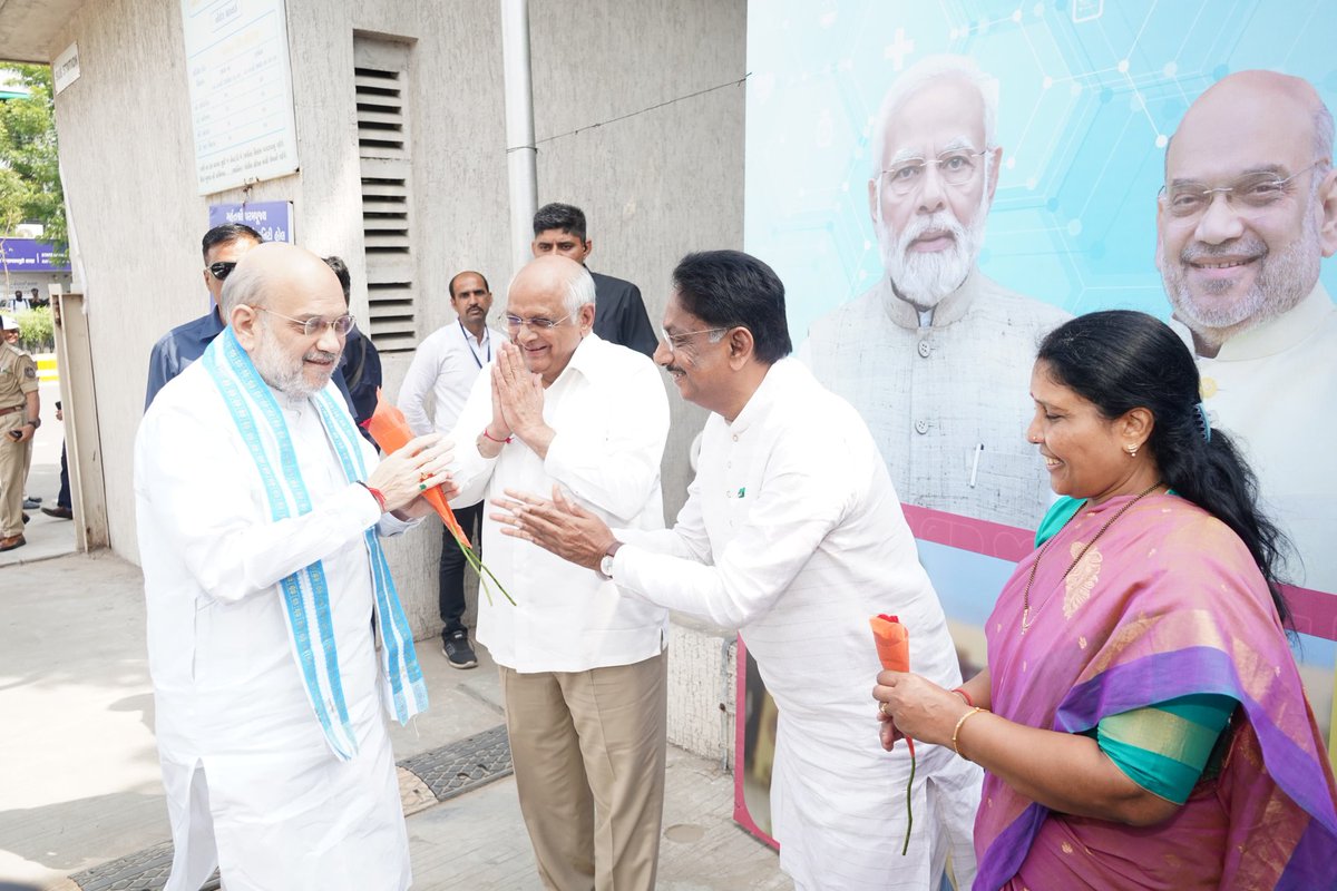 irushikeshpatel's tweet image. સ્વસ્થ જીવન સુખ તરફનું પહેલું પગલું છે.
અમદાવાદ મ્યુનિસિપલ કોર્પોરેશન દ્વારા ગાંધીનગર લોકસભા-સ્વસ્થ લોકસભા અભિયાન અંતર્ગત અમદાવાદ ખાતે આરોગ્ય ચકાસણી કેમ્પ જેમાં નિઃશુલ્ક આરોગ્ય તપાસ અને દવાઓની વિતરણ થશે તથા એક જ જગ્યાએ સ્વાસ્થ્યને અનુરૂપ તમામ સુવિધાઓ પૂરી પાડવામાં આવશે સાથે…