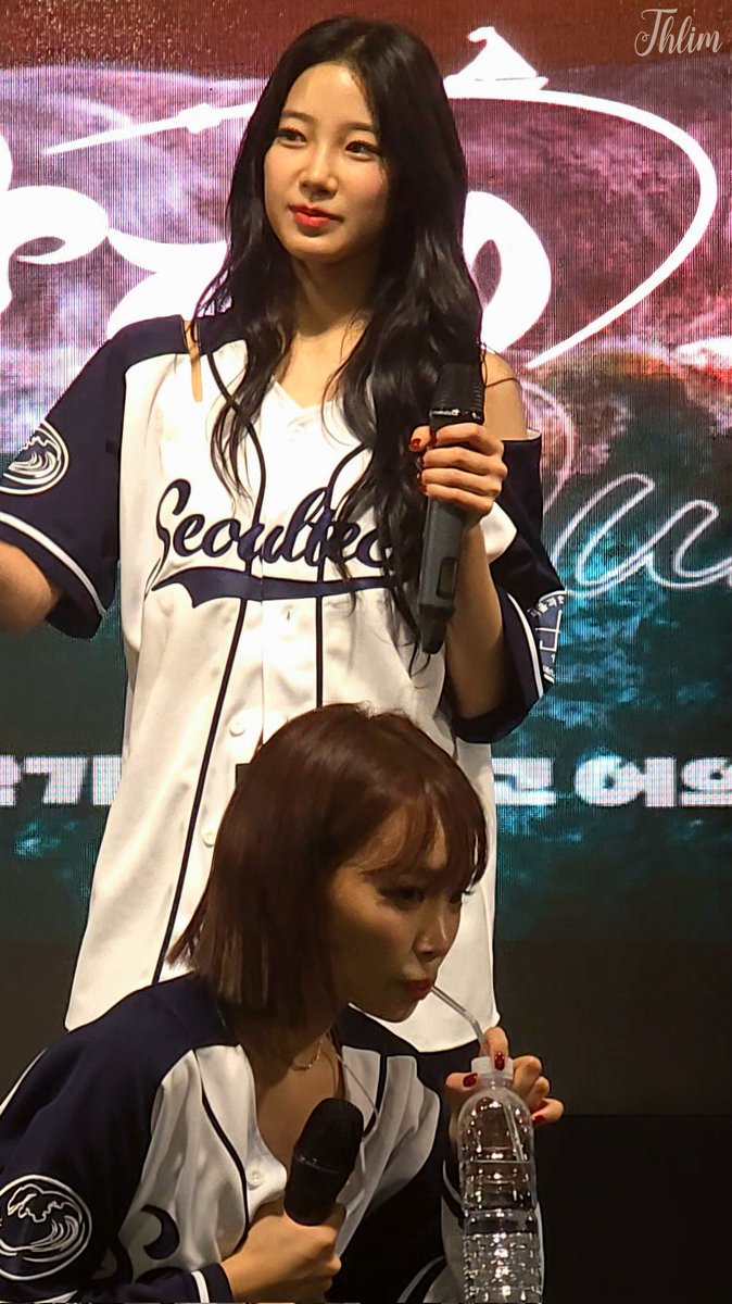 240927 서울과기대 축제
썸머즈 &amp; 바보즈
#김채원 #카즈하 #썸머즈 
#CHAEWON #KAZUHA 
#르세라핌 #LESSERAFIM