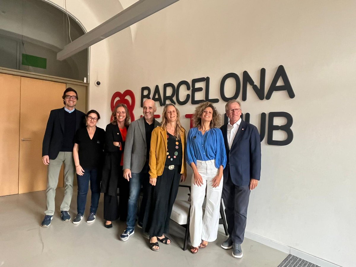🌟 Innovation meets opportunity! Yesterday, <a href="/barcelonactiva/">Barcelona Activa</a> visited the Hub, exploring how they can both collaborate to push the boundaries of #digitalhealth. Let's keep driving healthcare innovation, sustainable growth, and building a stronger, inclusive future. 🚀