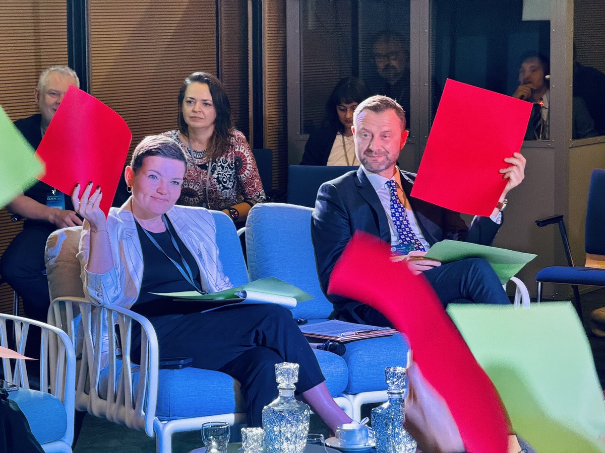 MartaCienkowska's tweet image. Trwa drugi dzień #PRECOP 

„Kultura i sztuka dla klimatu”

Rozmawiamy o zaangażowaniu artystów w działania na rzecz Ziemii, środowiska i klimatu oraz współistnieniu sztuki i ekologii. 

@kultura_gov_pl