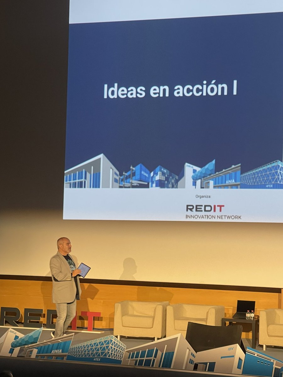 Hoy toca aprender de #IA en la #innovación que aportan los #CentrosTecnológicos en proyectos futuristas con empresas de vangüardia. De la mano de <a href="/Redit_es/">REDIT</a> en su #reditsummit24.