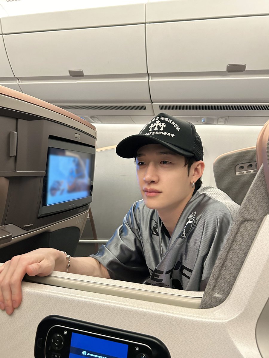 hyunehans's tweet photo. 241003 SM 🫧 

🐶 ㅋㅋㅋ https://t.co/M04l3A1cFH