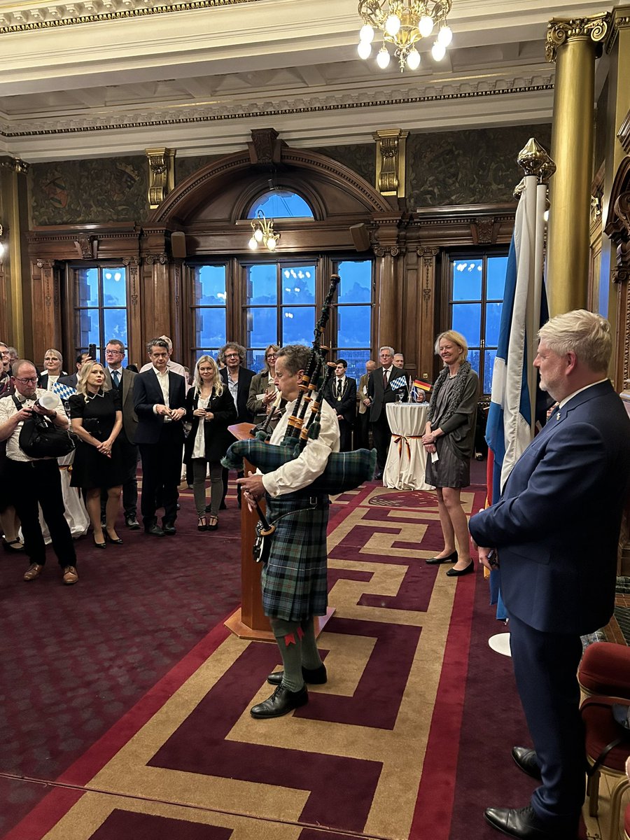 What a delight to join the #GermanUnityDay celebrations in #Edinburgh hosted by Consul General <a href="/GermanCGEdin/">Christiane Hullmann</a> and Anna Schennach from the Bavarian gov’s London office, including a rendition of ‘High Cathedral’ in a throwback to how the #TartanArmy charmed the Germans this summer⚽️