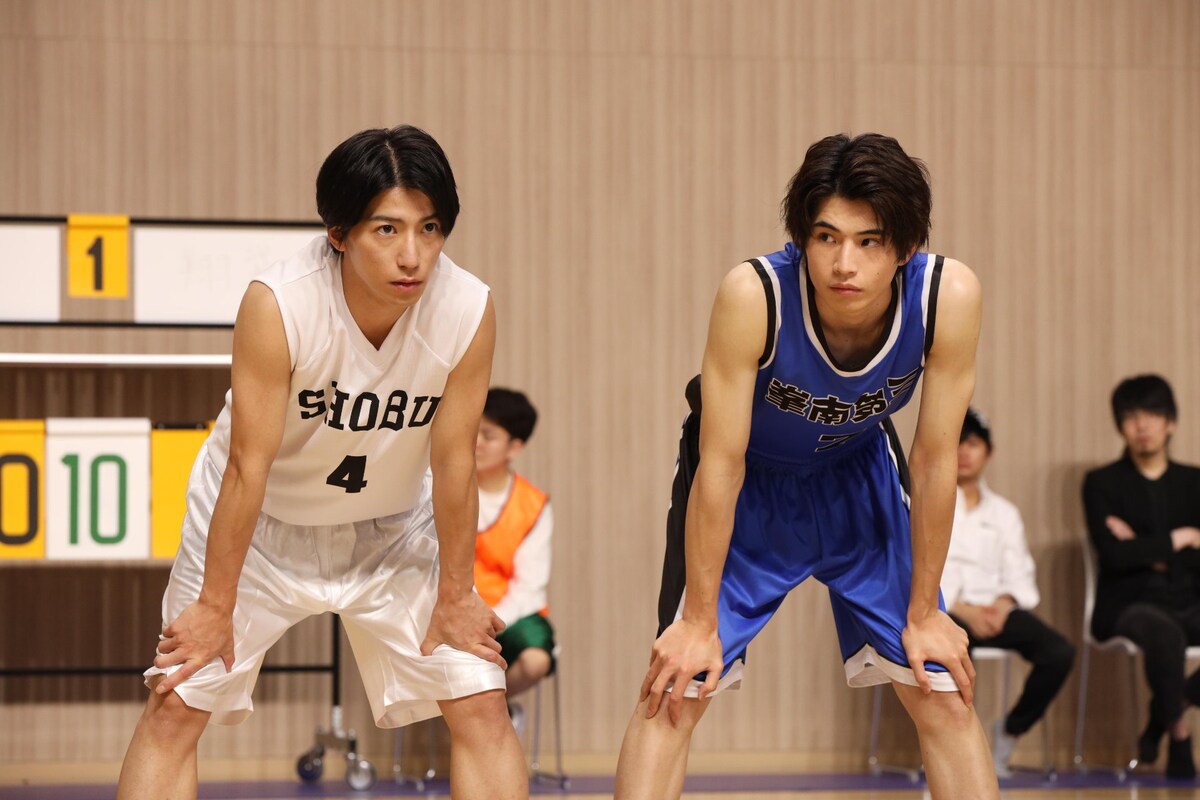 ファストブレイク フライヤー 中沢元紀 押田岳 小林亮太 中山優貴 谷水力 中沢元紀らがバスケに打ち込む「ファストブレイク」場面写真、完成披露