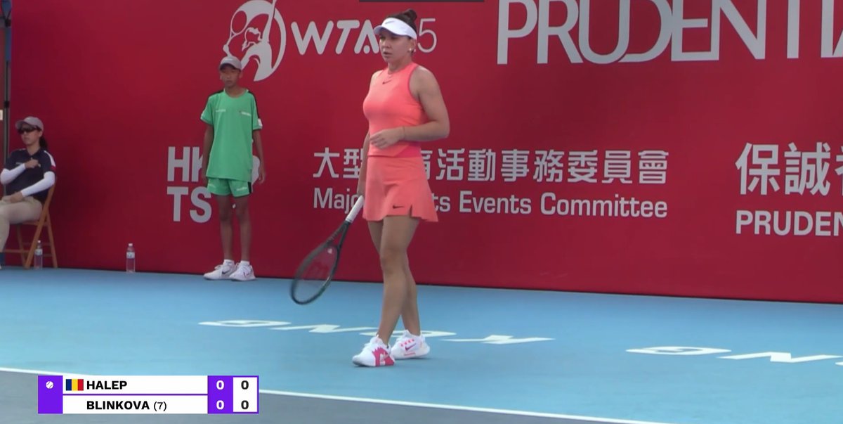 Simoreactions's tweet image. New day, new kit colour! 😍 Hai Simo 💪