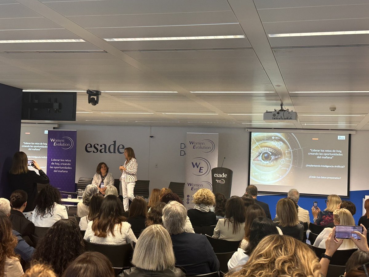 WomenBcn's tweet image. 👍⭐️Congreso #WeBarcelona Panel ¿Implantando IA? ¿Están tus datos preparados? Con la ponente Sra. @argeliagarciaf Fundadora y CEO de @togrowfy. Presenta el panel @JosiHG, presidenta de @agimapeople en Auditorio @Esade #SantCugat #Barcelona 
#empresas #IA #solucionesfinancieras