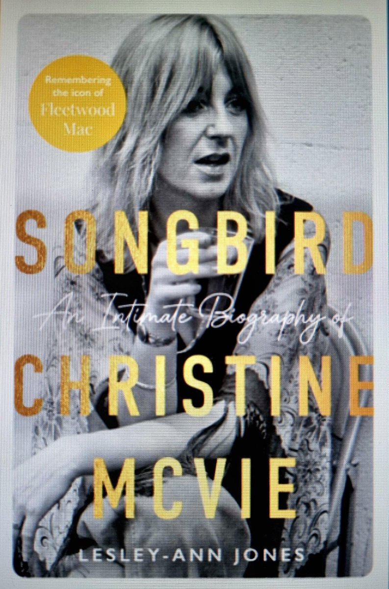 LAJwriter's tweet photo. Early rock'n'roll start today, recording with @DavidHep &amp; @MarkE11en for their brilliant podcast @WIYElondon. Talking #ChristineMcVie #FleetwoodMac &amp; musical life &amp; times. Coming soon .. @bonnierbooks_uk https://t.co/fzpYRmhLNC