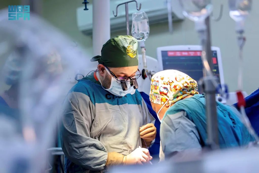 مجانًا ودون مقابل مالي..

المملكة تجري خلال أسبوع واحد 30 عملية في مجال جراحة القلب المفتوح للأطفال في #تنزانيا.

-