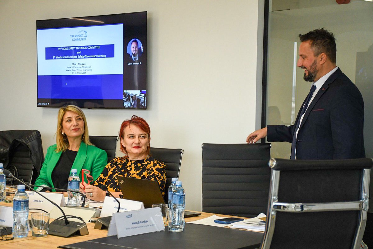EUWB6_TCT's tweet photo. Our #RoadSafety Technical Committee & Road Safety Observatory meet in Belgrade to discuss:
🧩improving data collection
🚑🚨enhancing collaboration between healthcare & police
💡innovative & smart road safety solutions
🚗safe driving practices
📜road safety policy reforms https://t.co/FWWs704ADi