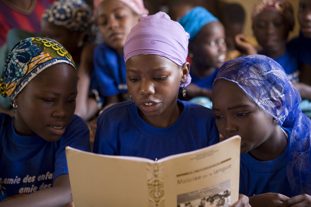 Aller à l'école, c'est bien plus qu'une simple étape éducative ; c'est une opportunité de découvrir, d'apprendre et de se construire un avenir solide.

#BackToLearning