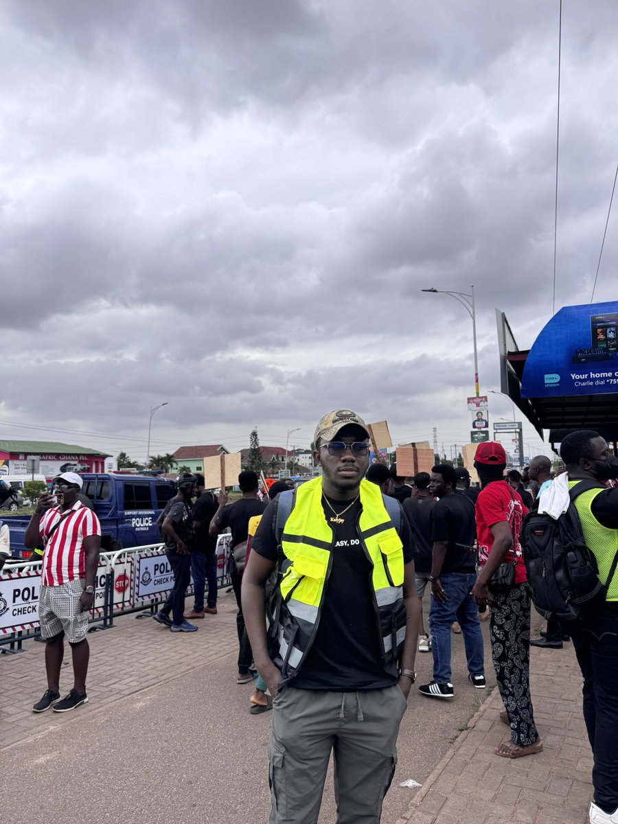 gyaigyimii's tweet image. WE OUTSIDE #StopGalamseyNow #FreeTheCitizens