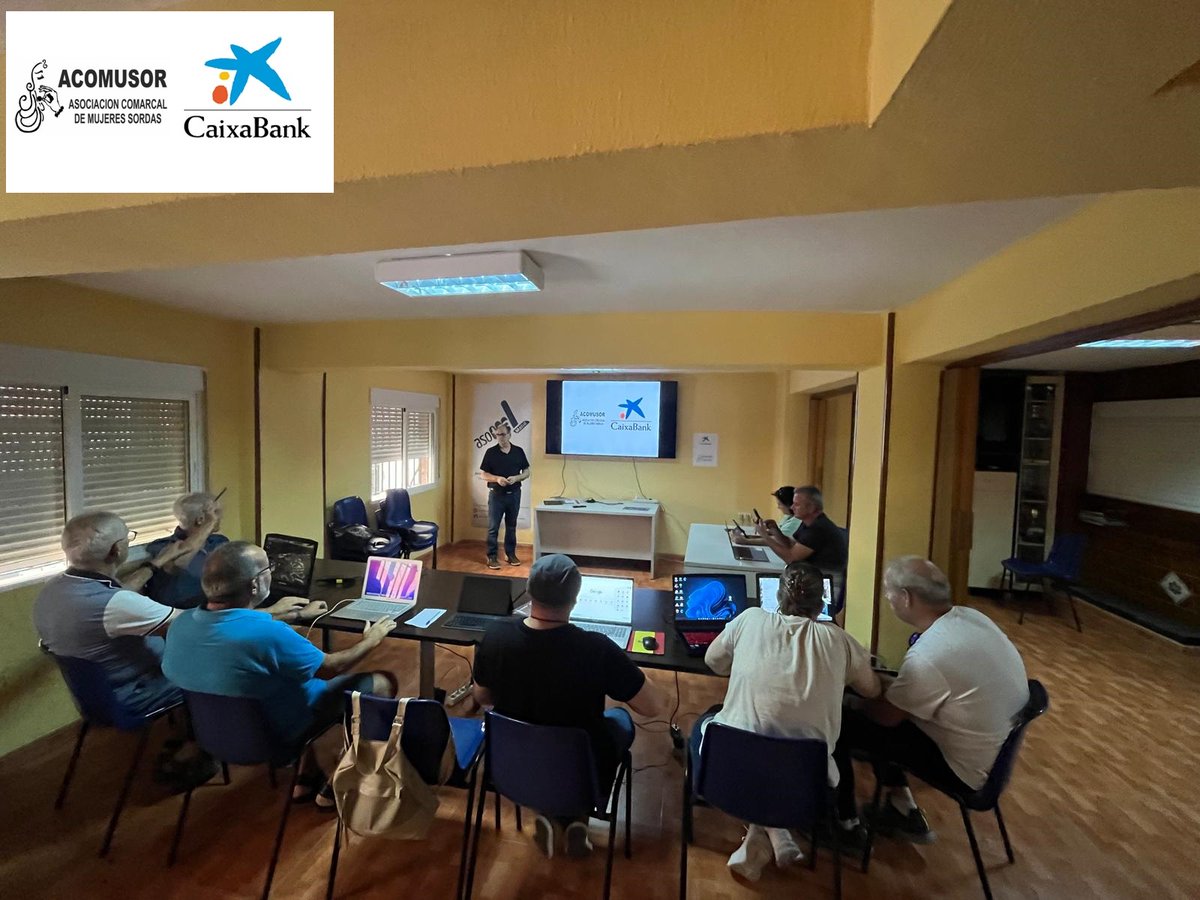 <a href="/AcomusorMotril/">ACOMUSOR</a> ha comenzado a impartir el curso "Comunicación Digital Inclusiva" proyecto financiado por la Fundación "La Caixa" que se impartirá durante el mes de octubre en el local de la asociación.