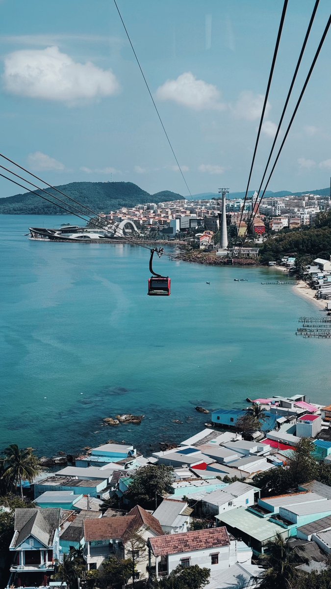 anisaniesa's tweet image. Korang pernah dengar tak Phu Quoc island kat Vietnam? Tempat yang ada cable car terpanjang di dunia. Niess pergi 5 hari 4 malam kat sana all in RM2300 termasuk duit belanja. 

Meh nak share itinerary, budget &amp;amp; tips membeli kat sana