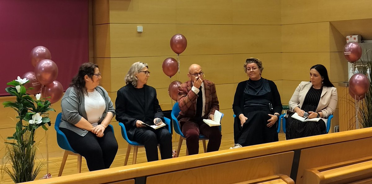 Henrika Florén (@henrikafloren) on Twitter photo This panel promises to be really interesting-from me to us, but what about them and all the others. Culture and socialization in Interprofessional Learning- with Gabrielle Finn, Lucy Glendinning, Eleonora Leopardi and Jane Möller. Led by Jonas Nordquist. <a href="/karolinskainst/">Karolinska Institutet</a> #MedEd This panel promises to be really interesting-from me to us, but what about them and all the others. Culture and socialization in Interprofessional Learning- with Gabrielle Finn, Lucy Glendinning, Eleonora Leopardi and Jane Möller. Led by Jonas Nordquist. <a href="/karolinskainst/">Karolinska Institutet</a> #MedEd