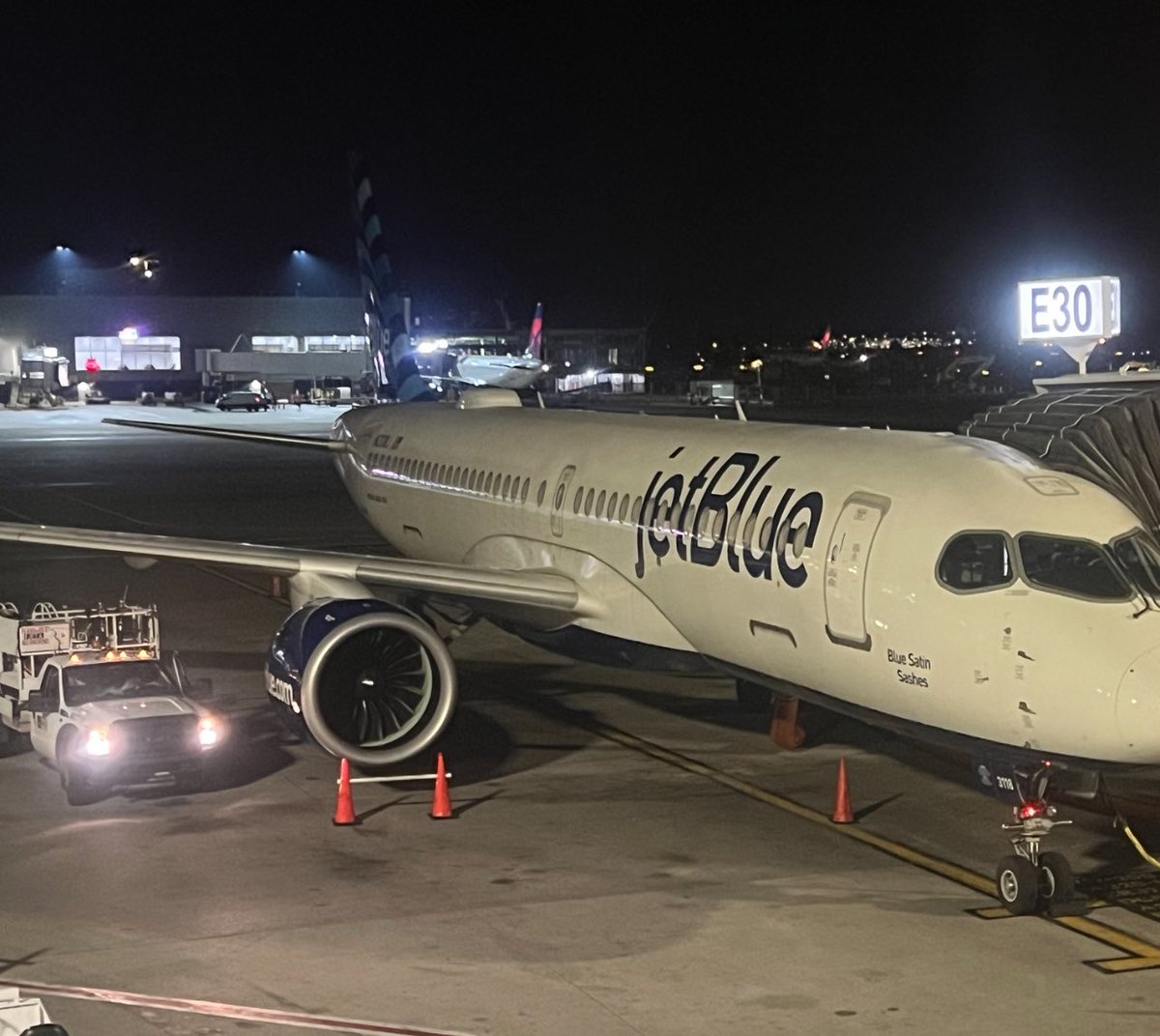 Early morning flight home for the weekend.
#Maine