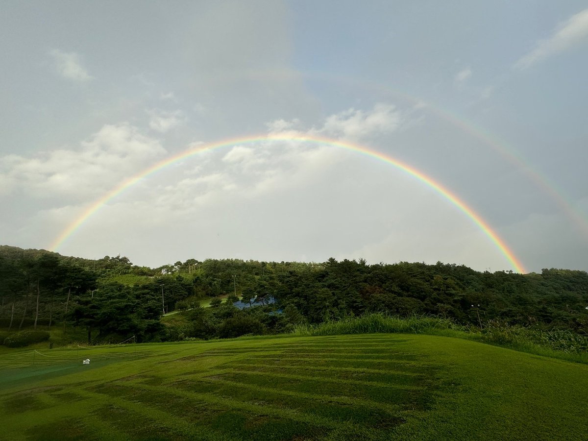 쌍무지개
  좋은일이 오려나봐요^^