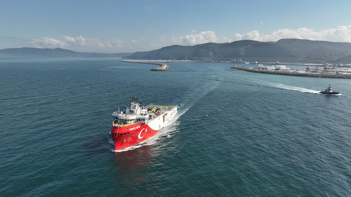 DemirciEbuzer's tweet photo. According to Anadolu, Türkiye's domestically developed Oruç Reis Research Vessel is set to embark on a mission to Somalia this Saturday. The ship will conduct seismic surveys for oil and natural gas in three licensed maritime zones off the Somali coast, marking the first time 3D seismic studies will be carried out in these areas. The mission is expected to last around 7 months, with support from Türkiye’s naval frigates and additional vessels, including the Zağanos Paşa Support Ship, Sancar Platform Support Ship, and Ataman Tracking Ship.

Energy Minister Alparslan Bayraktar stated that Türkiye Petrolleri holds an exploration license in a 15,000 square kilometer maritime zone in Somalia. He noted, “This seismic activity is the first step in exploration. Together with our President, we will send off the Oruç Reis to begin seismic studies in the designated maritime zones. Oruç Reis will conduct the first-ever 3D seismic survey in these areas, which we anticipate to be rich in oil reserves.” https://t.co/MbshQm0Ver