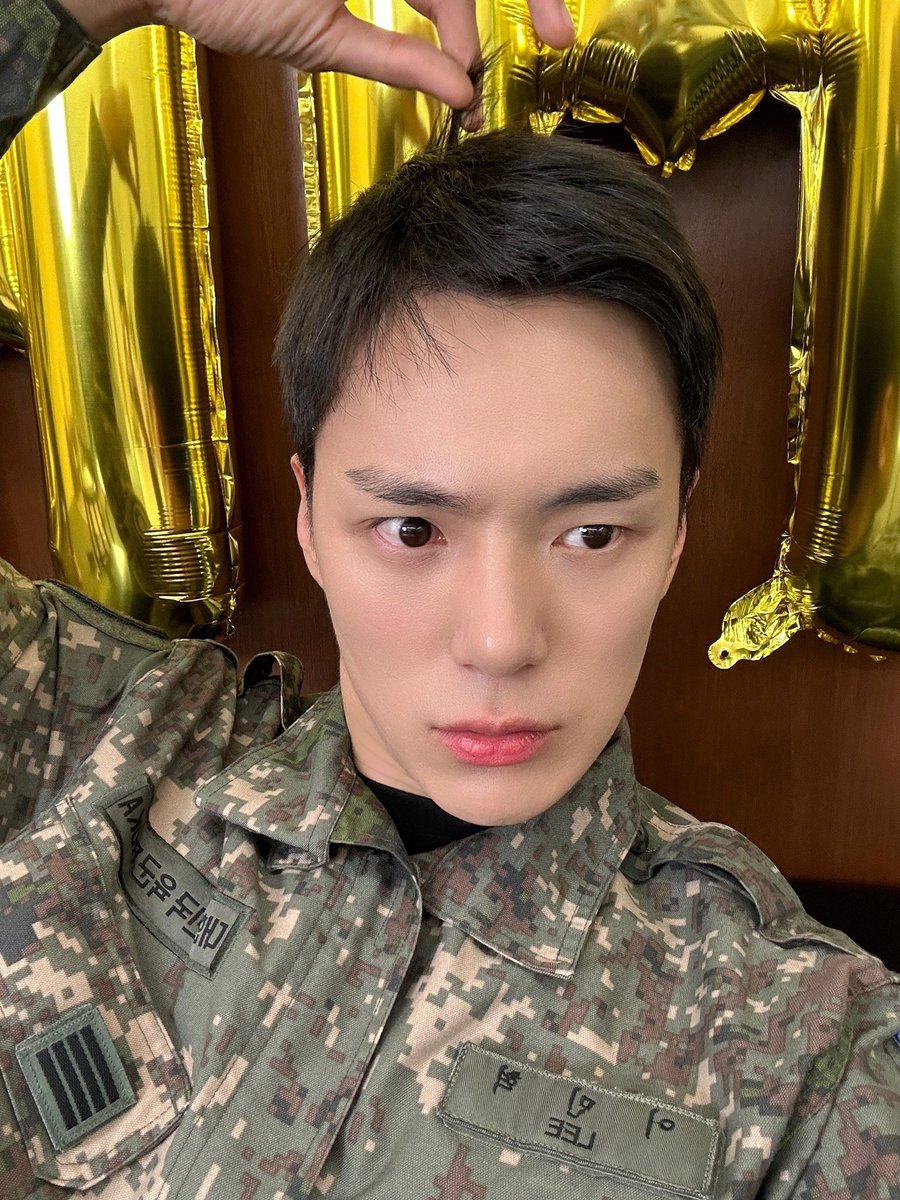 moungch_'s tweet photo. 내가 사랑한 군인.. 이제는 민간인.. ˚₊·—̳͟͞͞♡ https://t.co/kNc21w9bz5