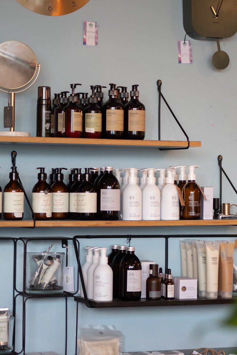 With self-care and pumpkin spice season WELL underway it's time to check out @fig1lifestyle latest stock! They've got some amazing Meraki candles in to brighten up those gloomy evenings.