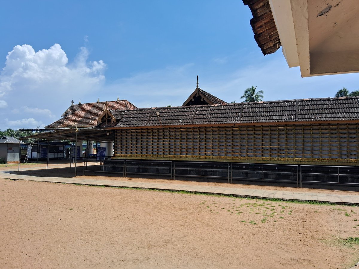 adarsh_dp's tweet photo. 🛕thriprayar sreerama Temple. https://t.co/d7yyNFVkds