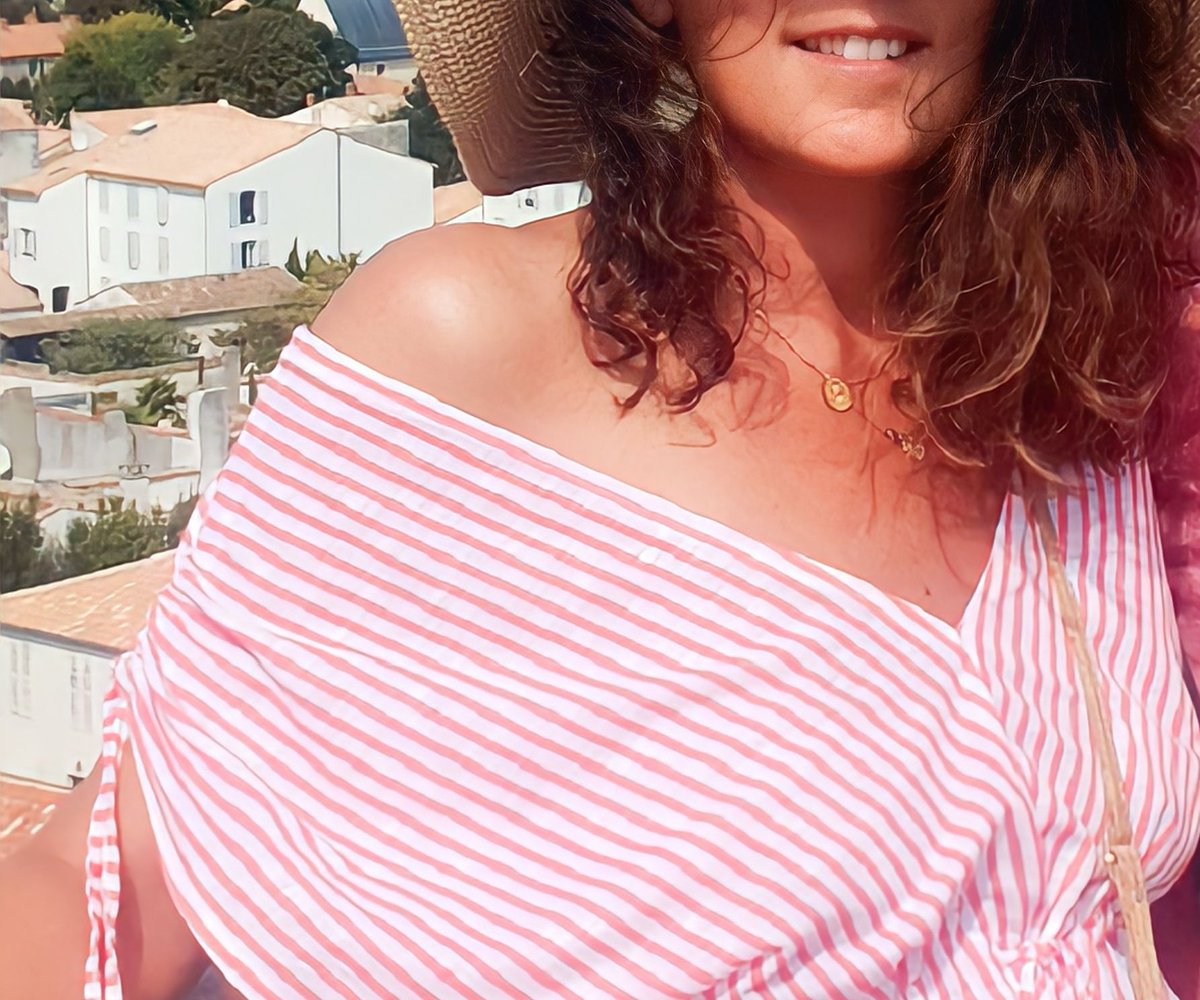 Trop entière pour aimer à moitié.
#6Mots #JeudiSourire #Souvenir