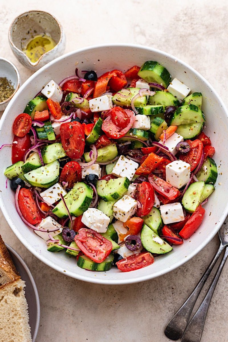flirtypolls's tweet photo. pick a salad https://t.co/LA6I1bQ2a2