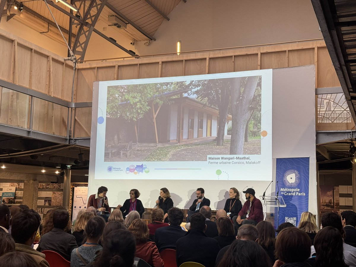 GrandParisMGP's tweet photo. Place à la présentation et à la mise en lumière des 8 lauréats des Trophées 2024 ! 🏆 

Les catégories 👇

🏠 Bâtiment et aménagement 
📦 Achats circulaires et solidaires
♻️ Alimentation et biodéchets 
🔄 Deuxième vie des objets https://t.co/9Ow9aIYiAY