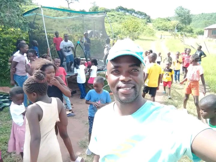 Artist TREVOR🇿🇦 tweet media