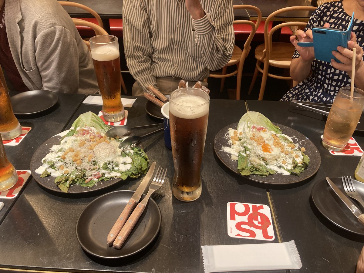 jtwo_nodatch's tweet photo. 10月3日は #ドイツ再統一 の日。今年も #JTWO（#日本旅行作家協会）ドイツ・グループでは年1回の会合を行い、#渋谷パルコ にある #ドイツ・レストランSchmatz（シュマッツ）でドイツ料理&amp;ドイツビールを味わいながら歓談しました（ランチ・パーティ）。 https://t.co/fH6zXxzr8A