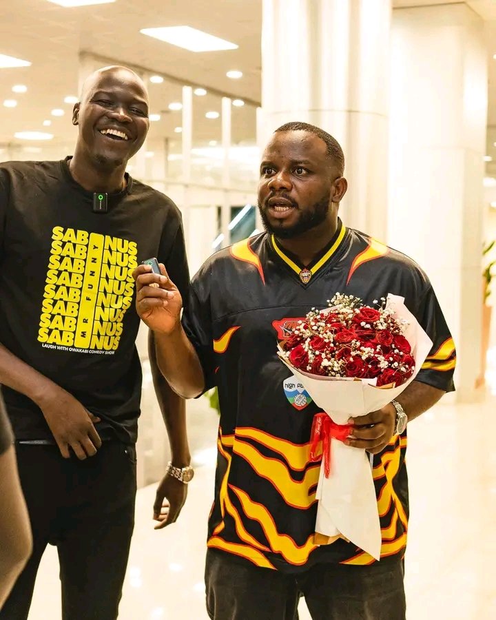 Xaviour77's tweet image. Oga Sabinus MrFunny lands in Uganda ahead of his shows at three different Venues 

Welcome to the Pearl of Africa, Mr Investor
@WithOwakabi