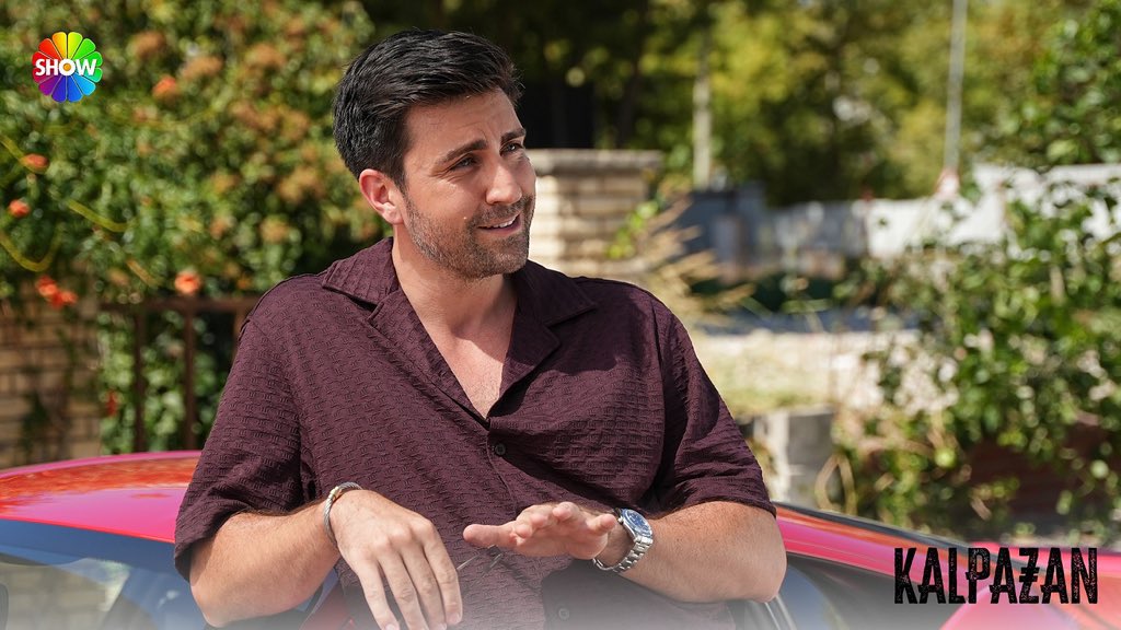 TvDunyasii's tweet photo. Show TV’nin yapımını O3 Medya'nın, yapımcılığını ise Saner Ayar’ın üstlendiği, çarpıcı hikayesi ile dikkat çeken yeni dizisi #Kalpazan’ın setinden ilk kareler paylaşıldı! 

Dizinin başrol oyuncuları Timuçin Esen, Çağlar Ertuğrul, Şükran Ovalıve Deniz Baysal’ın performanslarına dair ipuçları veren fotoğraflar, izleyicileri de heyecanlandırdı. Mehmet Ada Öztekin’in kreatif yapımcılığında hayata geçirilen Kalpazan, zor bir seçim yapmak zorunda kalan bir babanın, ailesini de içine sürüklediği çıkmazdan kurtulma mücadelesini, derin duygusal çatışmalar ve beklenmedik olaylarla dolu bir şekilde gözler önüne serecek.
 
Yönetmenliğini Uğur Karaaslan’ın yaptığı, senaryosunu ise Sema Ali Erol, Mahir Erol, Ayşenur Sıkı ve Türküler Özgül’ün yazdığı Kalpazan, yakında Show TV’de izleyiciyle buluşacak.