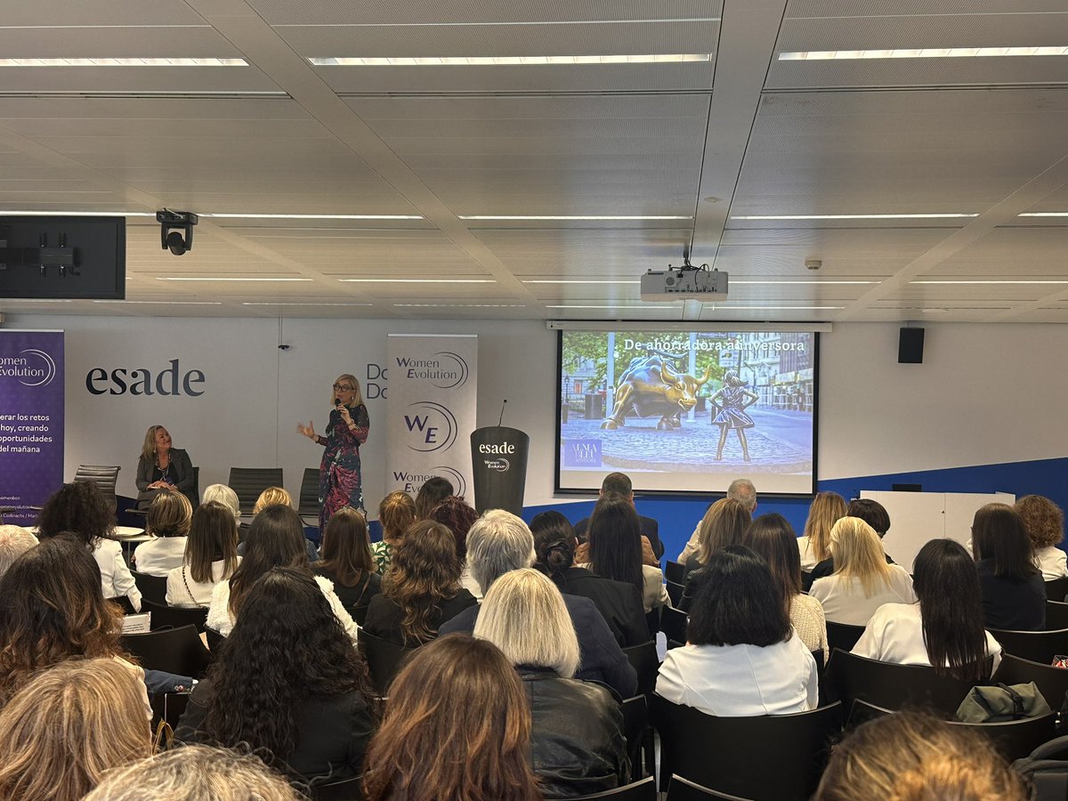 WomenBcn's tweet image. 👍⭐️Congreso #WeBarcelona Panel De Ahorradoras a inversoras con la ponente Sra. @gemmavoltas Fundadora y CEO de Alma Bleu
En @Esade #SantCugat #Barcelona 
#empresas #ceos #empresa #innovación#inversoras #invertir #directivas #empresarias